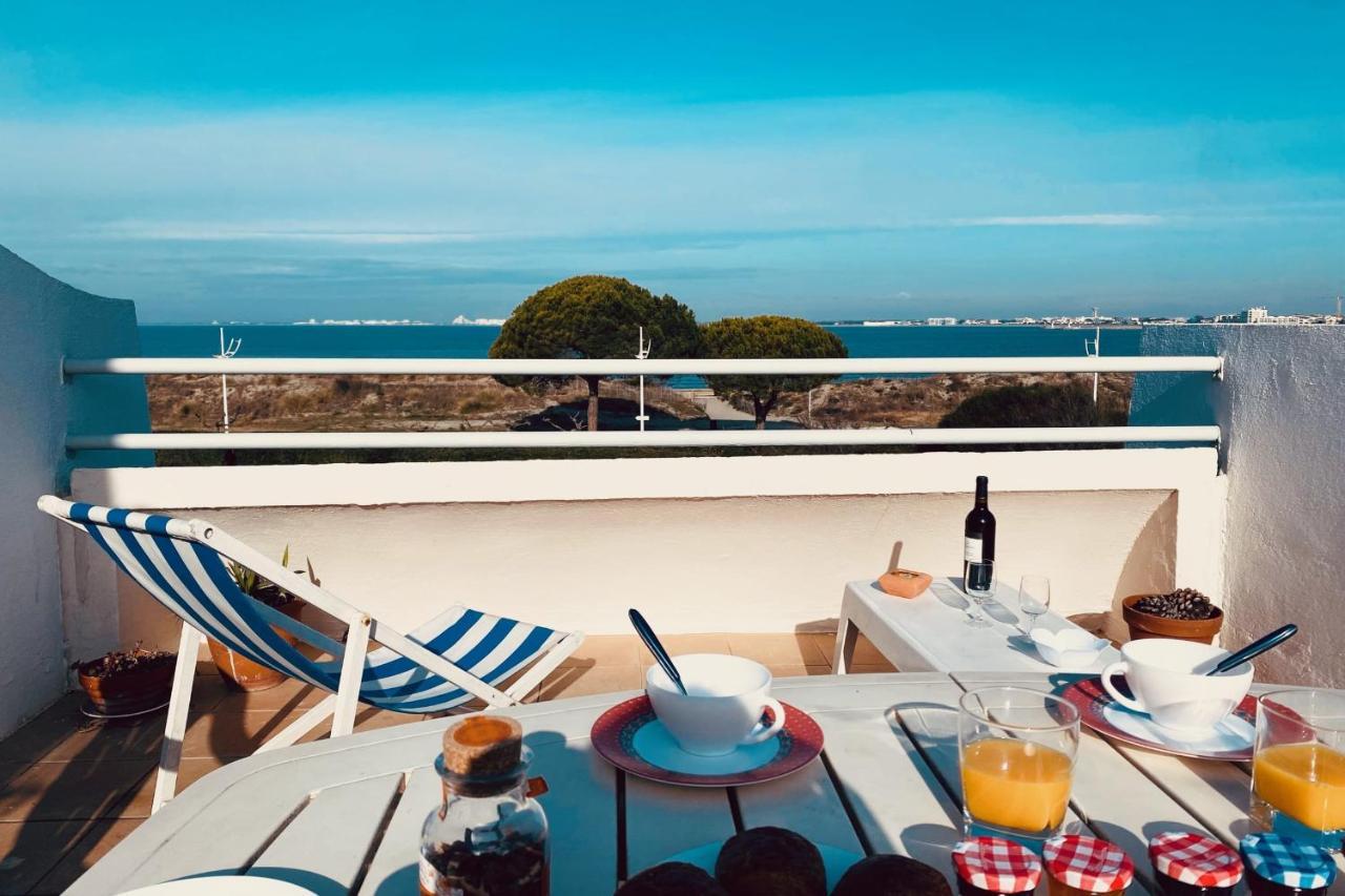 APPARTEMENT VUE MER Port Camargue 4 couchages résidence Le Flamant Le Grau-du-Roi Exterior foto